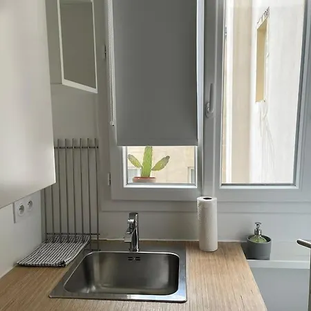 Canal St Martin Charmant Studio Tout Equipe Lancry Ac Apartment *